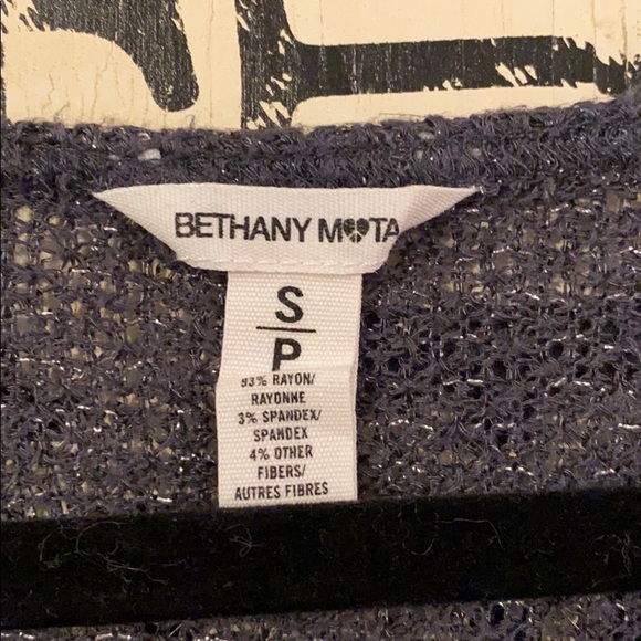 Bethany Mota Ribbed V-Neck Long Sleeve Top - Picture 2 of 4